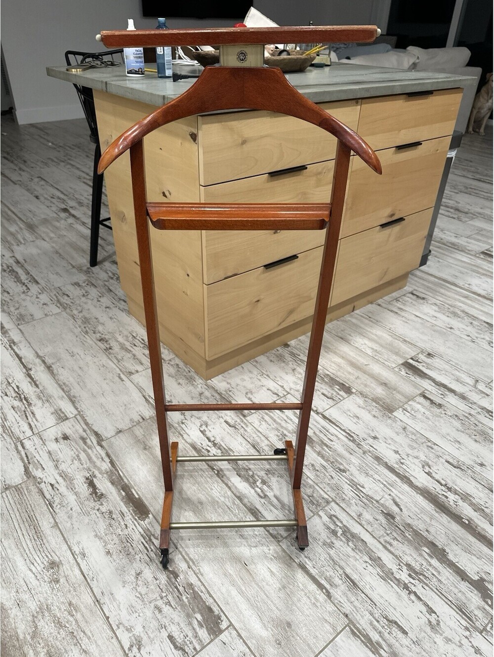 Fratelli Reguitti Brevettato Italian Wood Rolling Valet Stand Rack 1950s Vintage